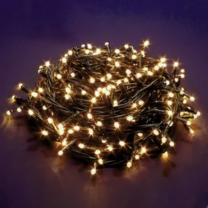 750 LUCES LED 8 FUNCIONES CÁLIDO GUIRNALDA A LA RED ELÉCTRICA. 6 W.USO INTERIOR / EXTERIOR. IP44. CABLE VERDE. LONGITUD CADENA 37,5 METROS + 500 CM DE EXTENSIÓN. DIS TANCIA ENTRE BOMBILLAS: 5 CM. CAJA LITOGRAFIADA DE 20 X 18 X 15