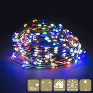 CADENA 180 MICROLED MULTICOLOR FUNCIONA CON LA RED ELÉCTRICA 3.5W. TRANSFORMADOR CON 8 FUNCIONES. IP44 (USO INTERIOR / EXTERIOR) CABLE DE COLOR VERDE DISTANCIA ENTRE BOMBILLAS: 5 CM. 180 LEDS DE LUZ MULTICOLOR EXTENSIÓN DE CABLE: