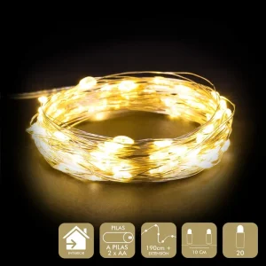 MICRO-LED 20 LUCES METAL CÁLIDO FUNCIONA A PILAS: 2 X AA (NO INCLUIDAS). IP20 (SOLO USO INTERIOR) CABLE TRANSPARARENTE DISTANCIA ENTRE BOMBILLAS: 10 CM. 20 LEDS DE LUZ CÁLIDA EXTENSIÓN DE CABLE: 30 CM. ESTE PRODUCTO NO TIENE LA FU
